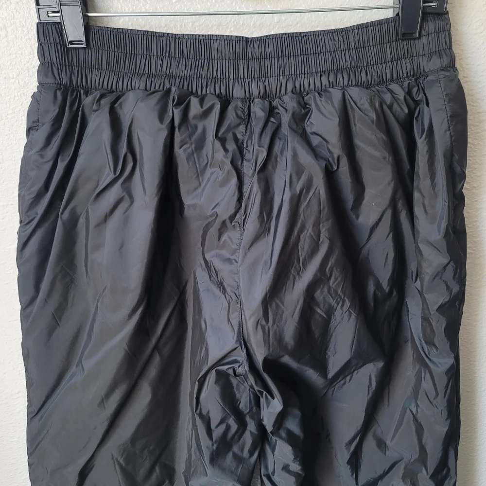 NWT Aerie Chillside Water Resistant Snow Puffer Pants, Size Medium, Color Black - Picture 9 of 12
